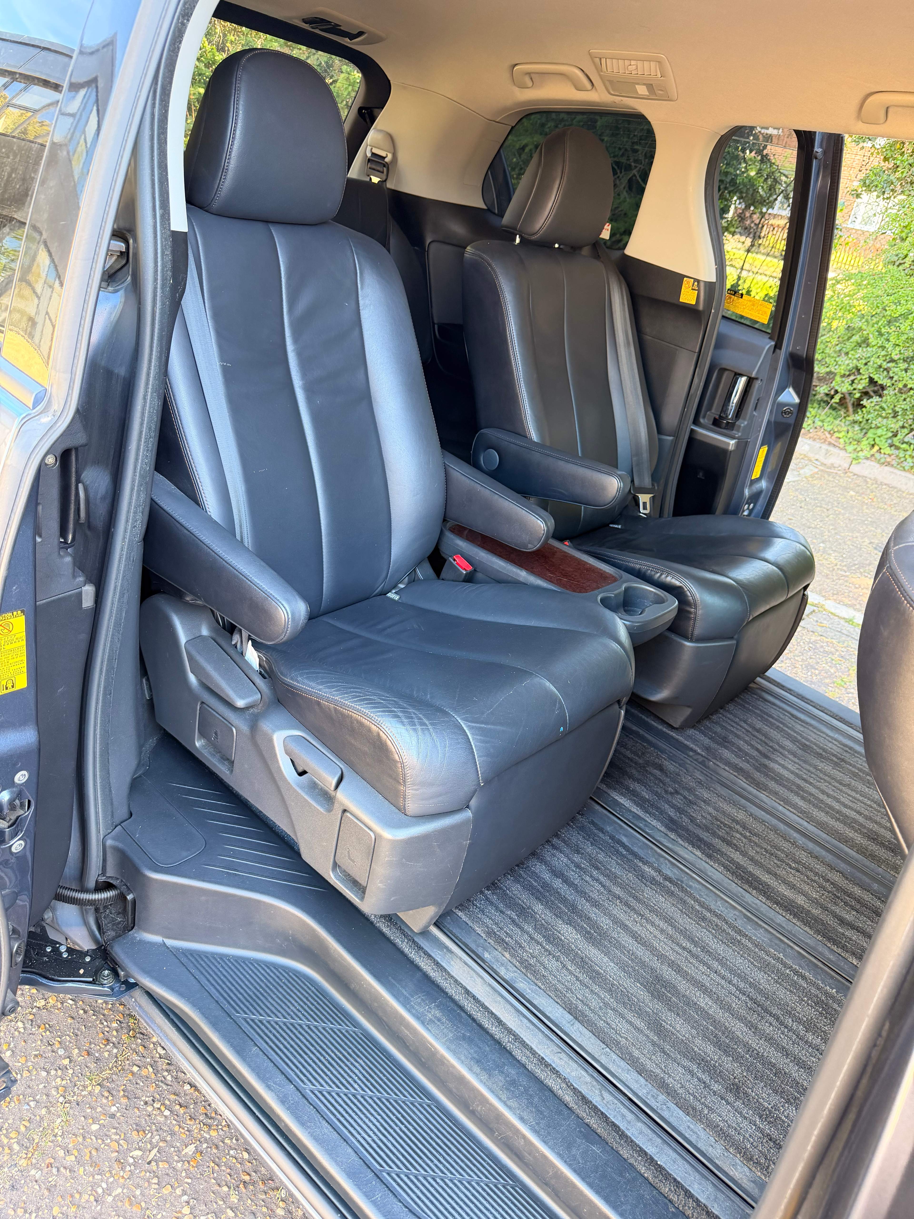 TOYOTA ESTIMA Aeras 2013 – image 12