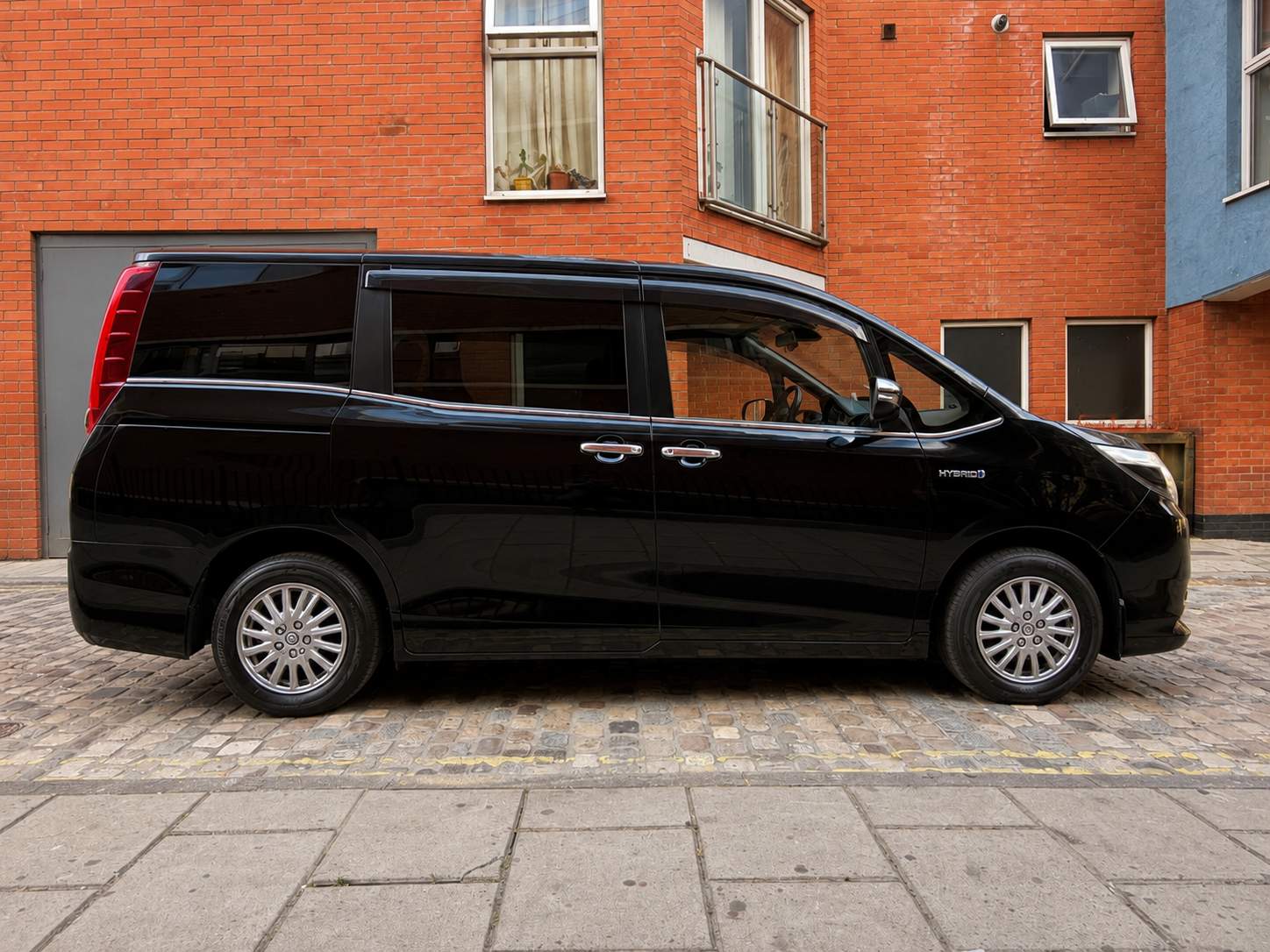 TOYOTA ESQUIRE 1.8 Hybrid 2016 – image 8