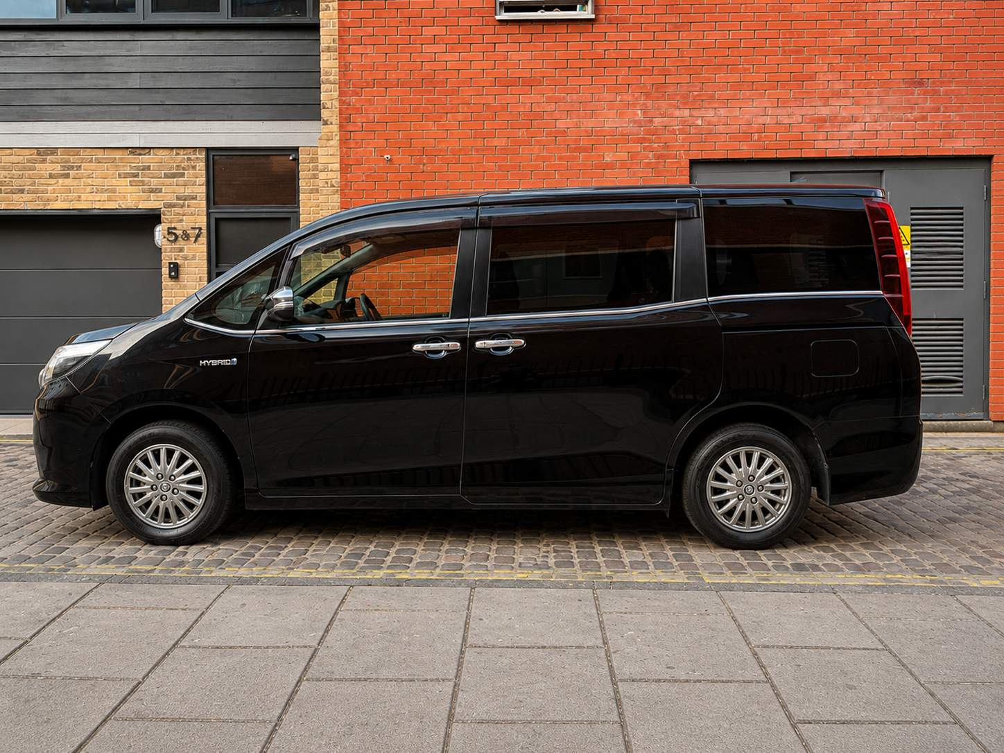 TOYOTA ESQUIRE 1.8 Hybrid 2016 – image 7