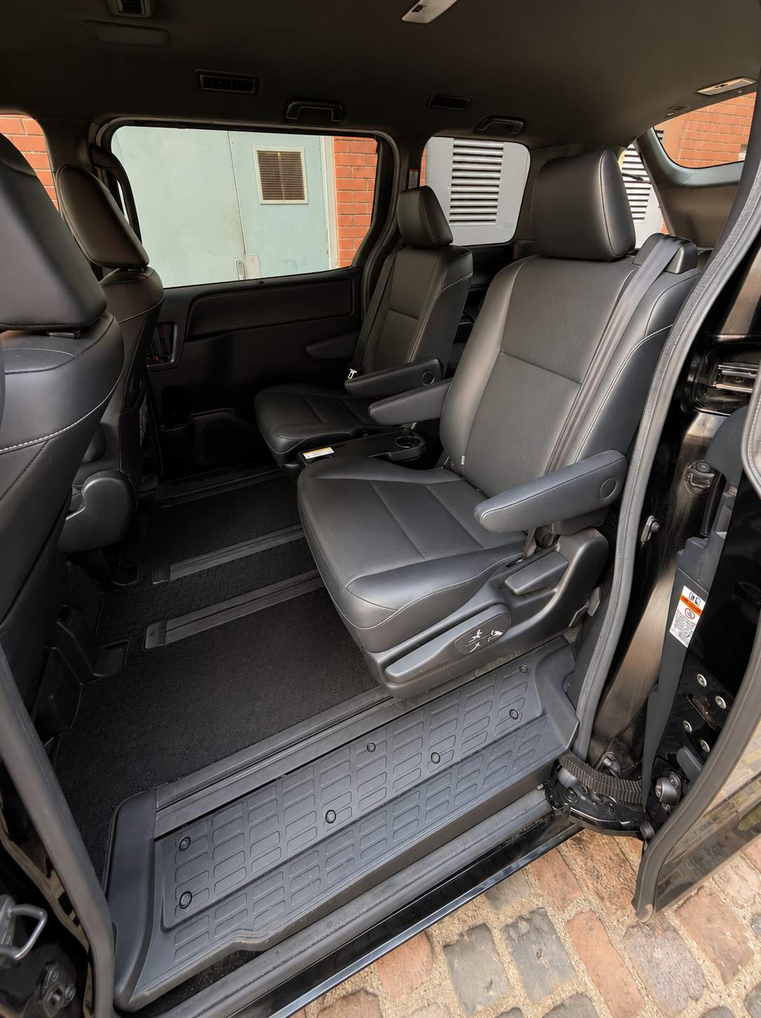 TOYOTA ESQUIRE 1.8 Hybrid 2016 – image 11