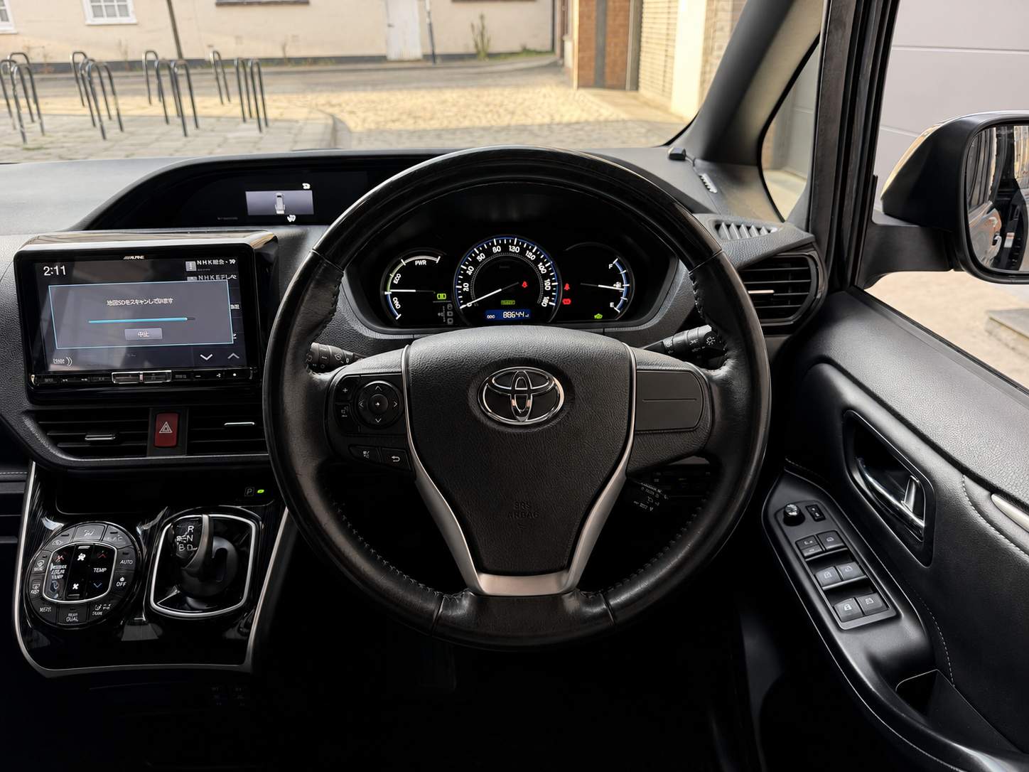 TOYOTA ESQUIRE 1.8 Hybrid 2016 – image 14
