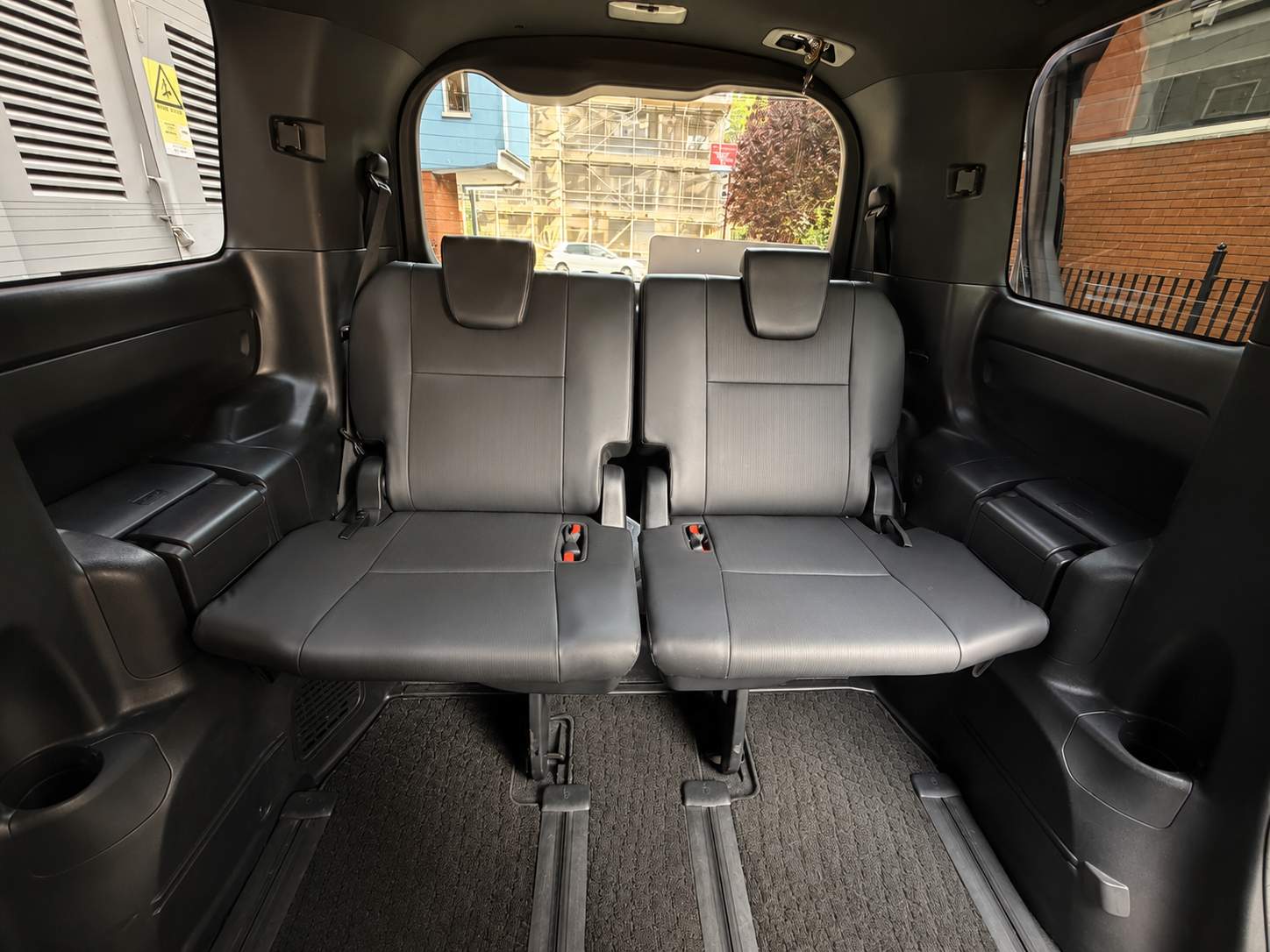 TOYOTA ESQUIRE 1.8 Hybrid 2016 – image 9