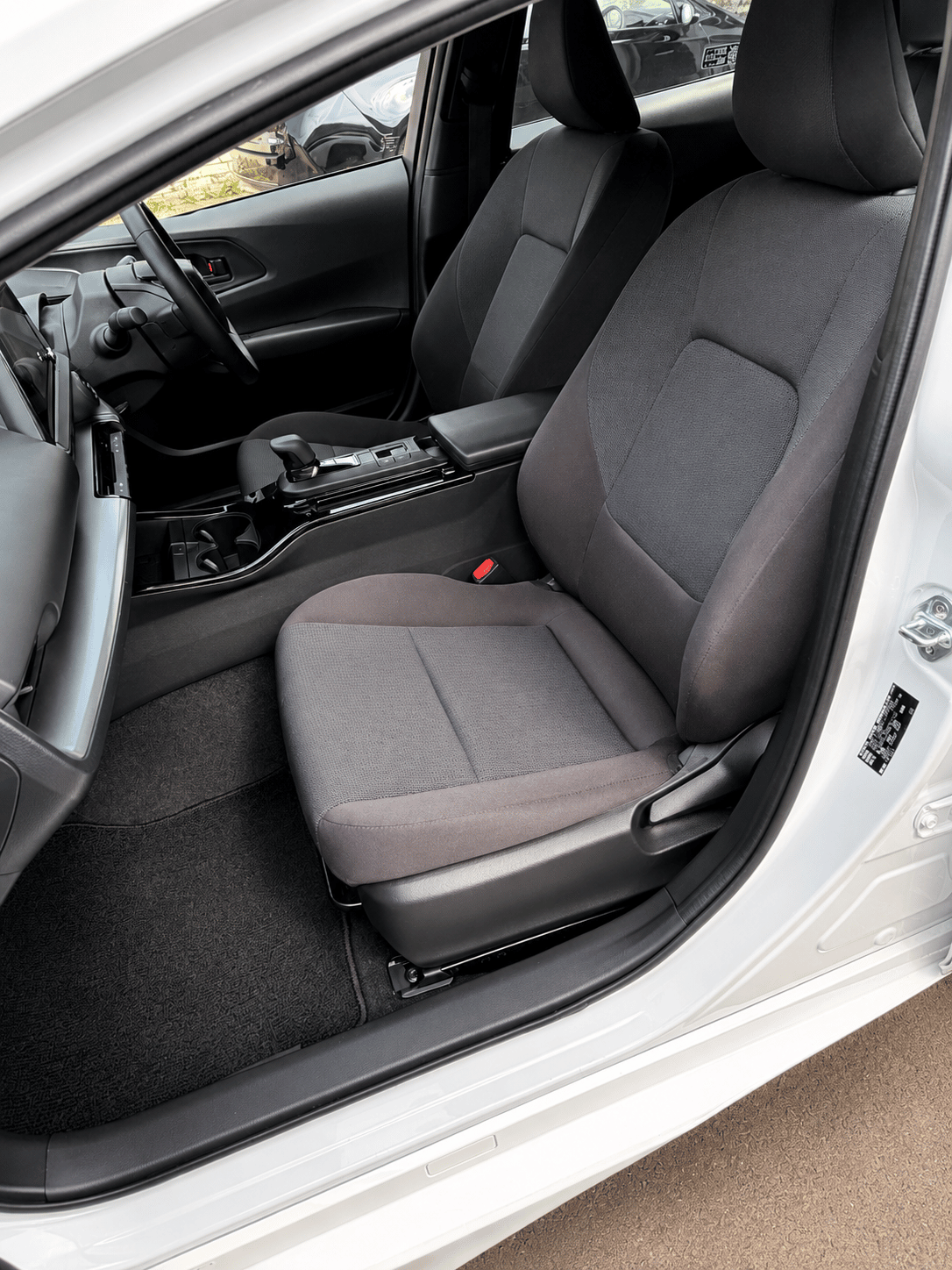 Toyota Prius  (74) Reg 2024 – image 11