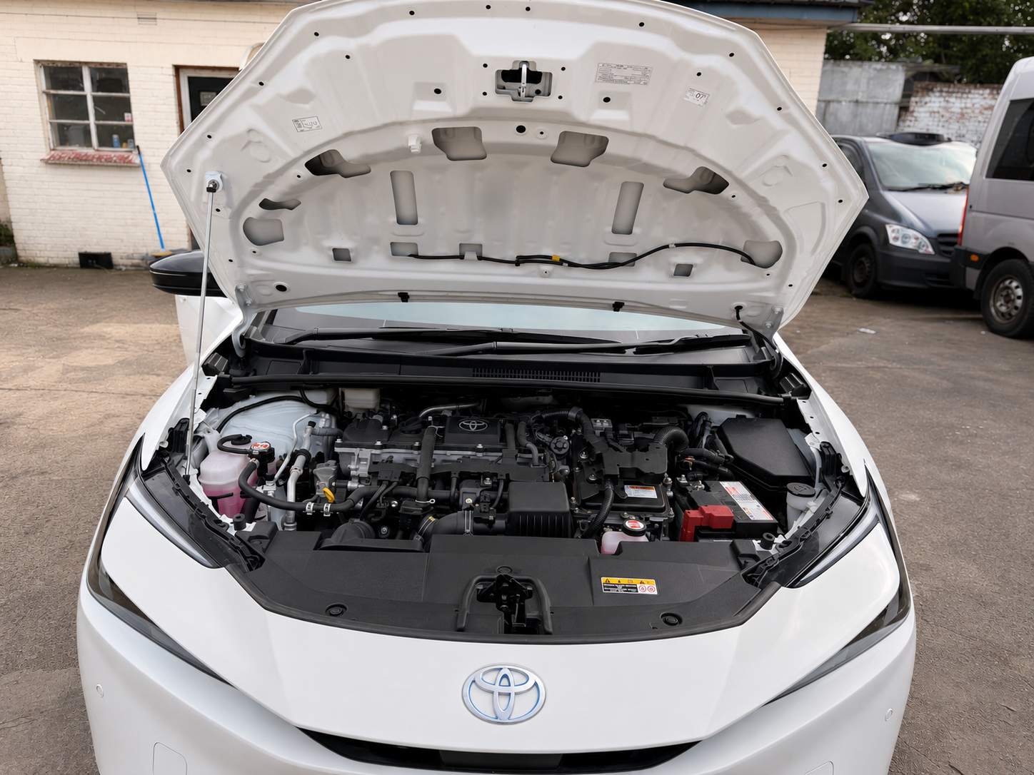 Toyota Prius  (74) Reg 2024 – image 17