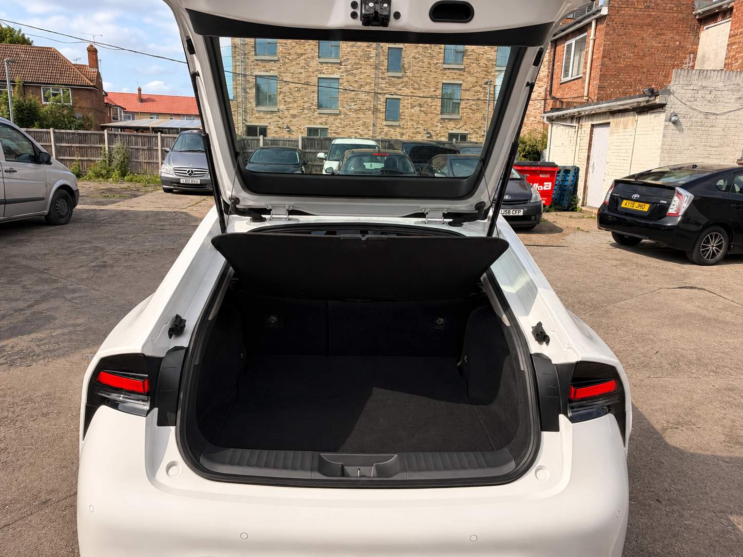 Toyota Prius  (74) Reg 2024 – image 9