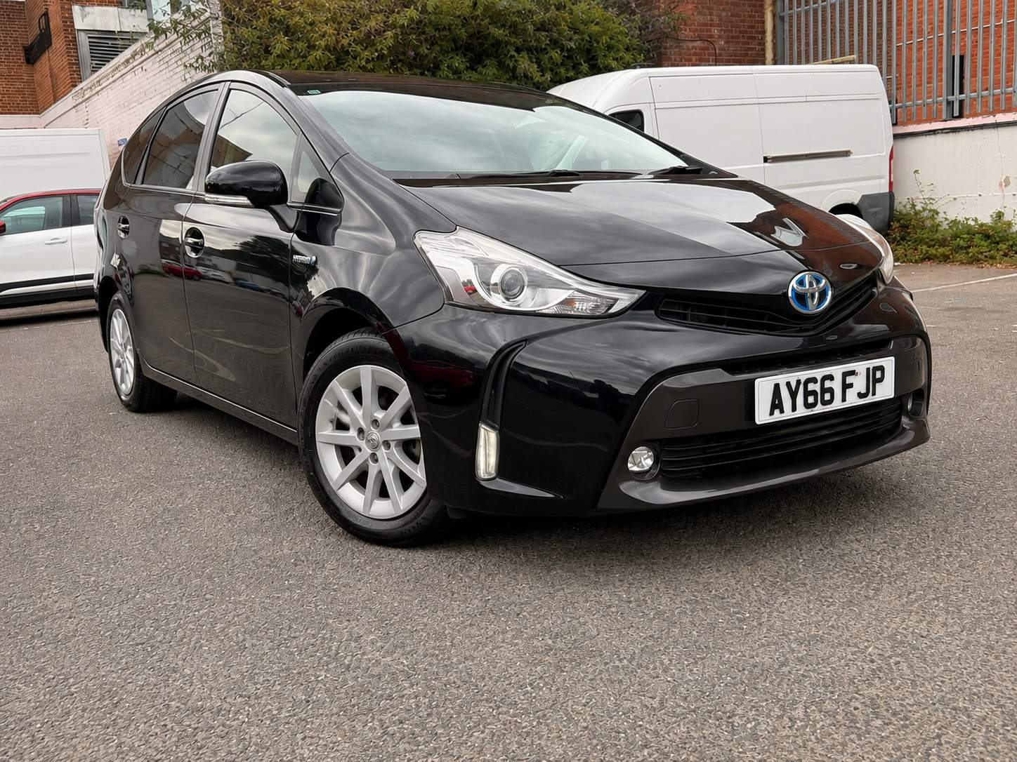 TOYOTA PRIUS PLUS 2016