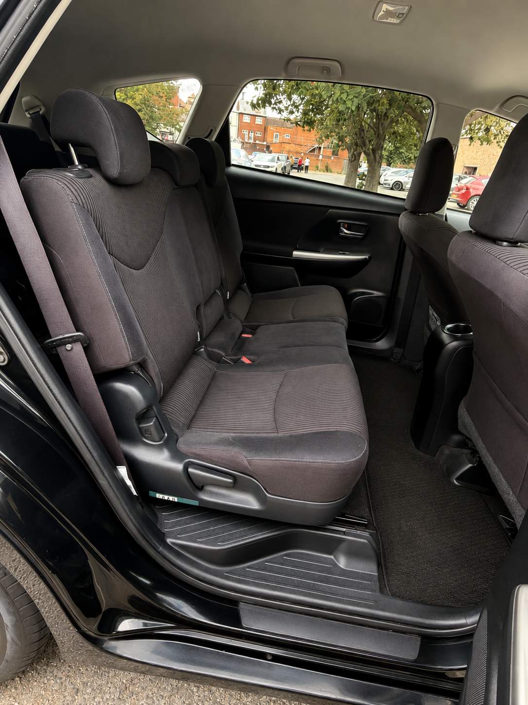 TOYOTA PRIUS PLUS 2016 – image 10