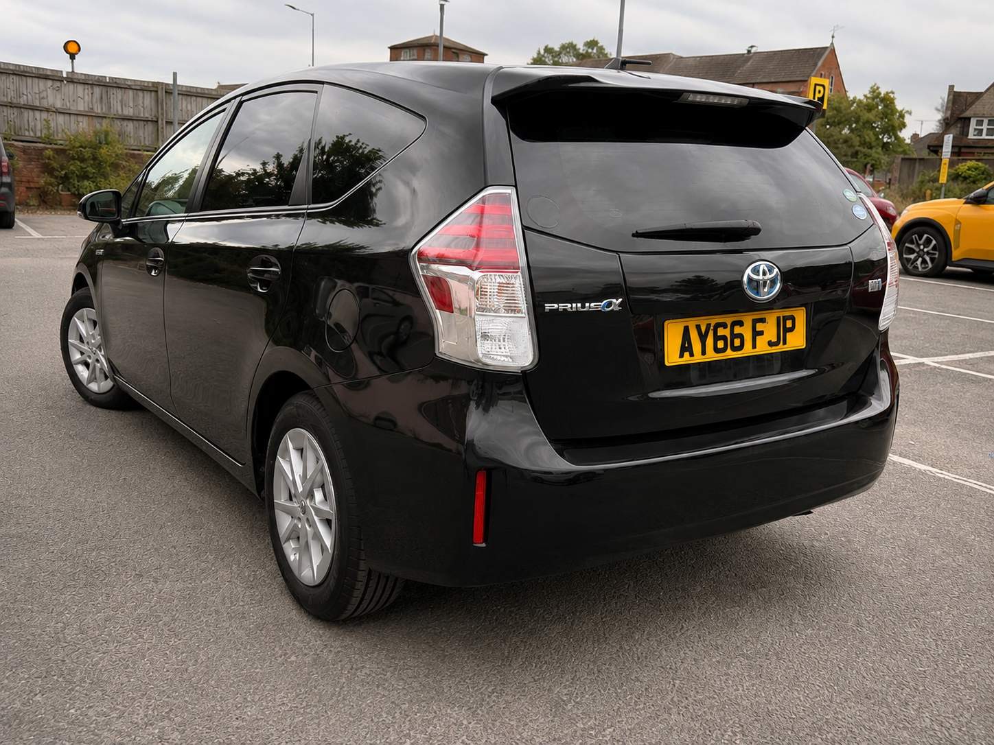 TOYOTA PRIUS PLUS 2016 – image 7