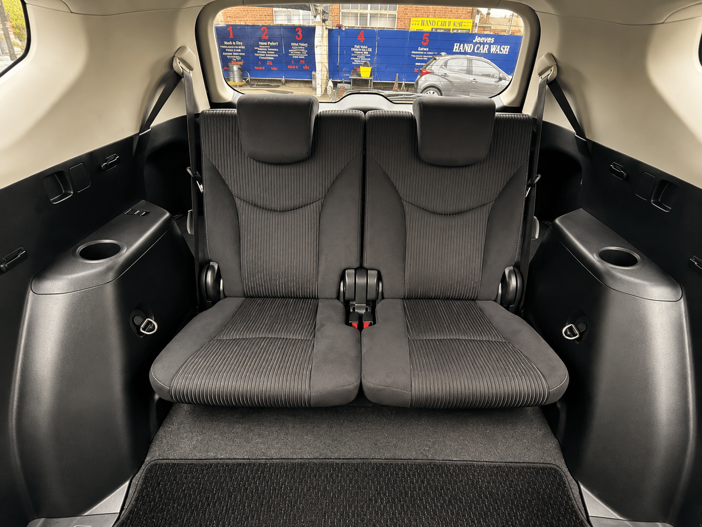 TOYOTA PRIUS PLUS 2016 – image 11