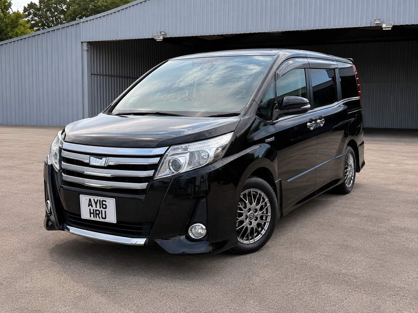 TOYOTA NOAH 2016 – image 3