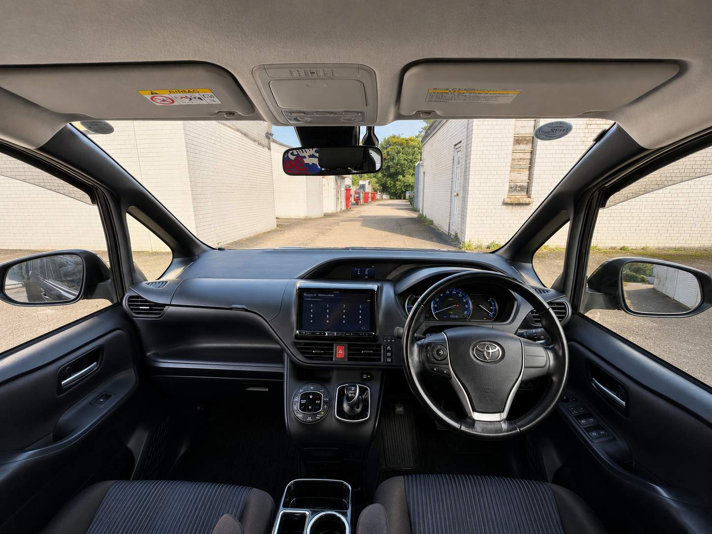 TOYOTA NOAH 2016 – image 11