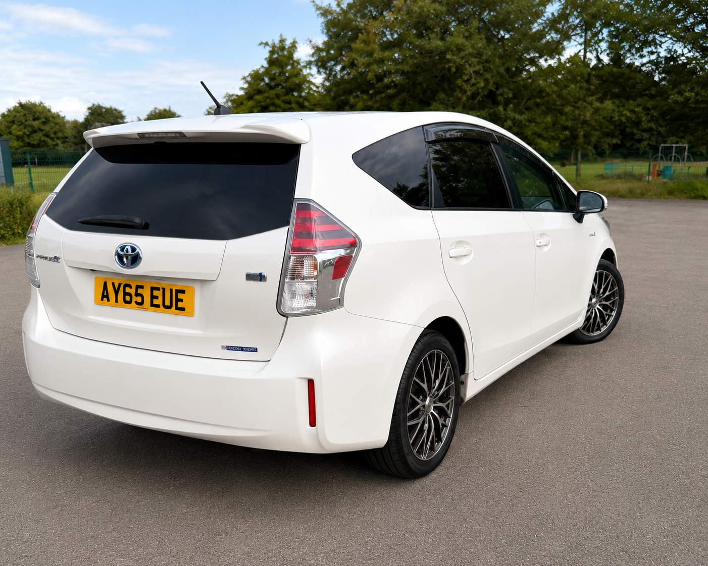 TOYOTA PRIUS PLUS 2015 – image 5