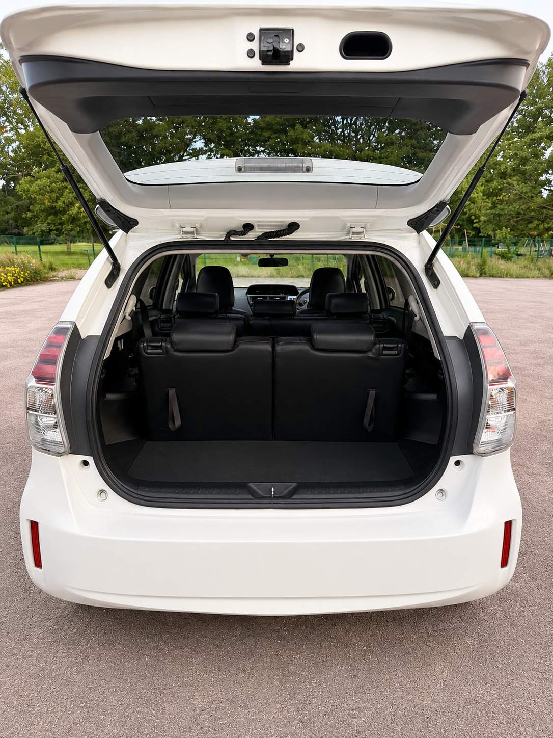 TOYOTA PRIUS PLUS 2015 – image 9