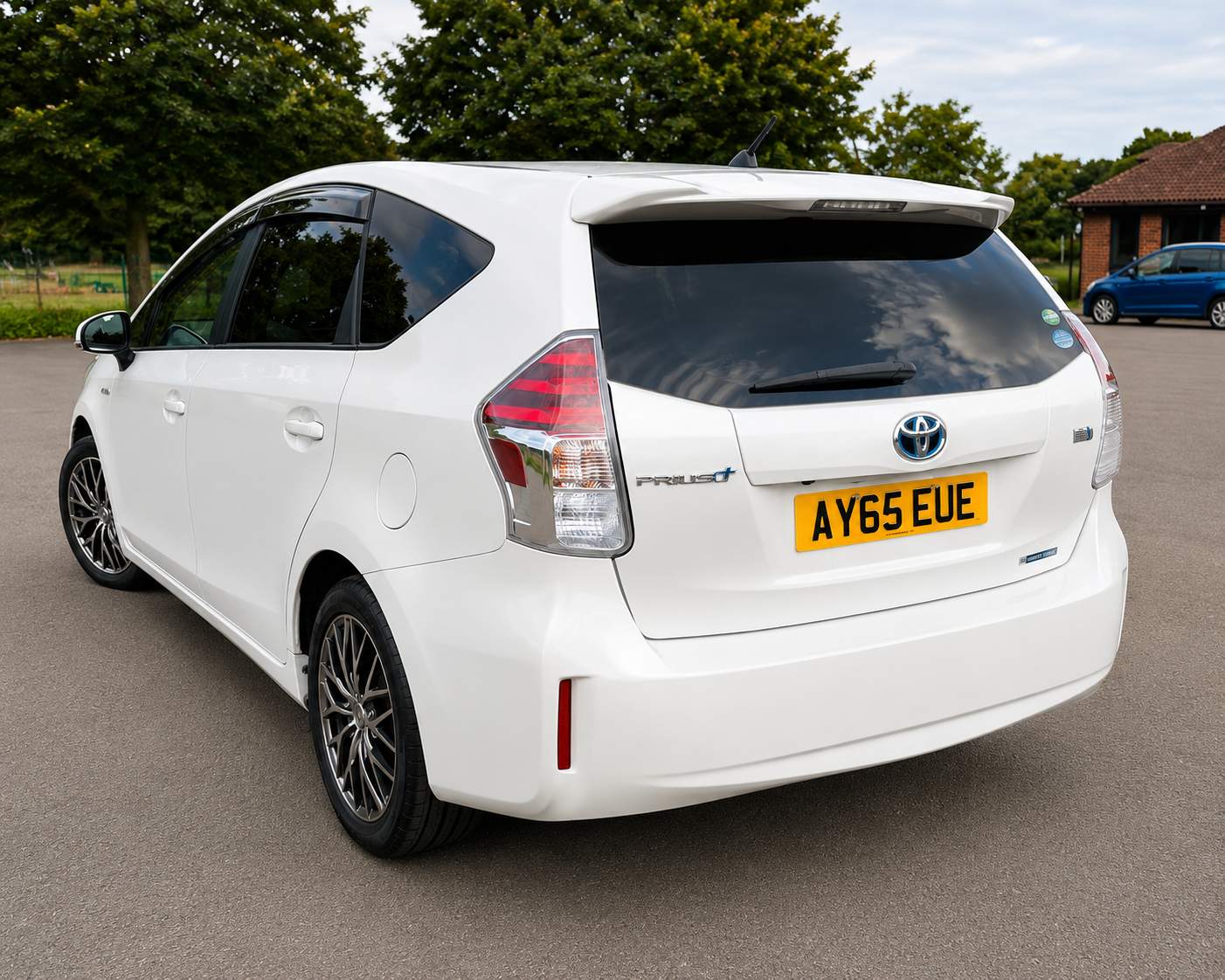 TOYOTA PRIUS PLUS 2015 – image 6