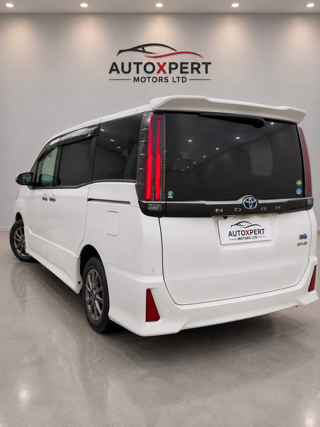 Toyota  NOAH 1.8 PETROL HYBRID (70) REG WXB 2020 – image 4