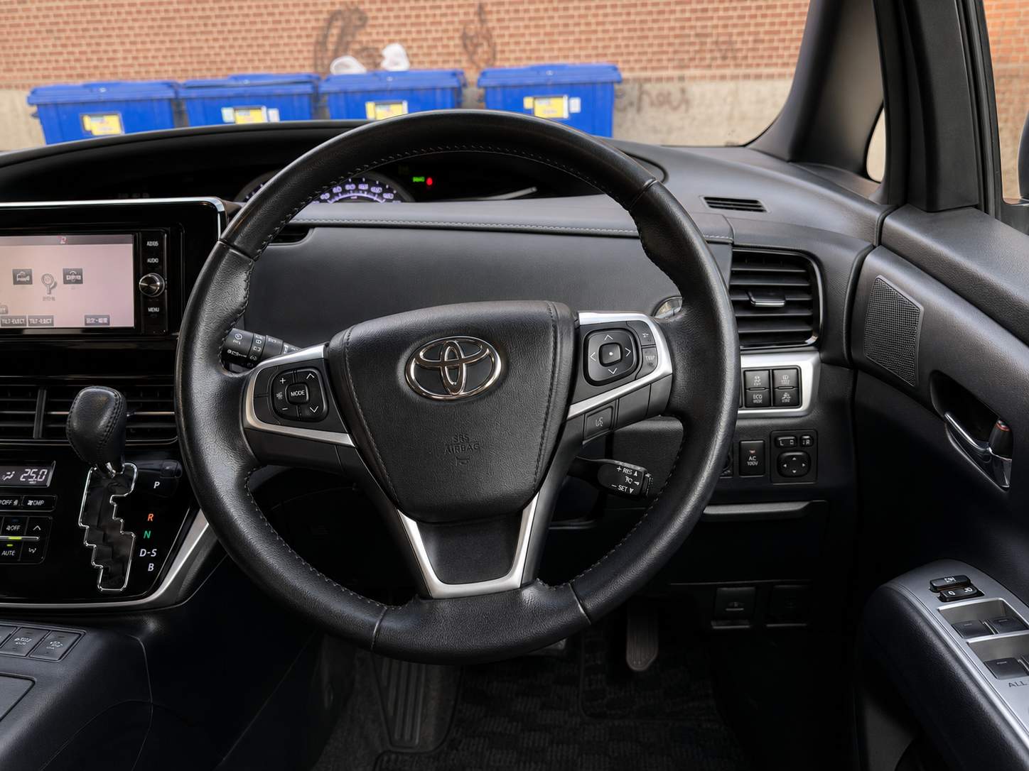 Toyota  Estima hybrid Aeras premium Aeras premium. 2017 – image 14
