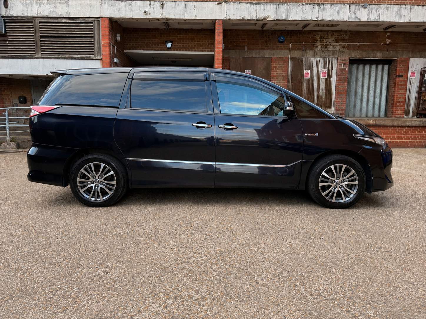 Toyota  Estima hybrid Aeras premium Aeras premium. 2017 – image 7