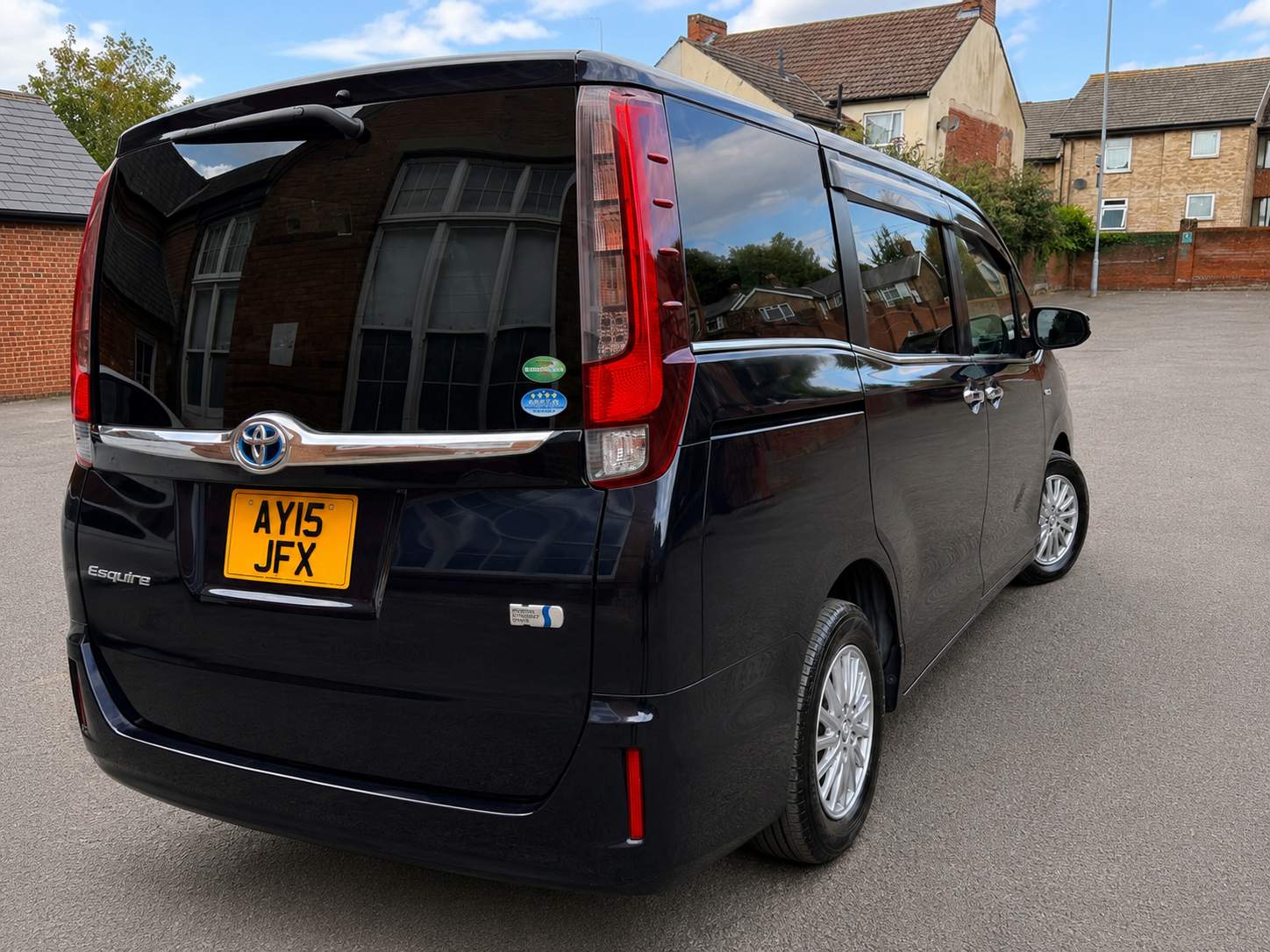 TOYOTA ESQUIRE 1.8 Hybrid 2015 – image 7