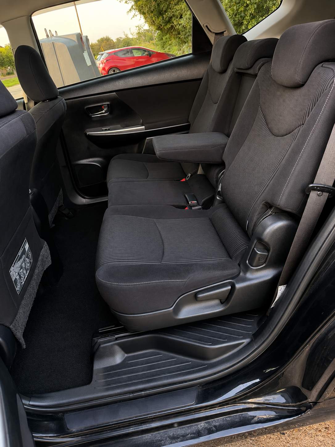 TOYOTA PRIUS PLUS 2015 – image 11