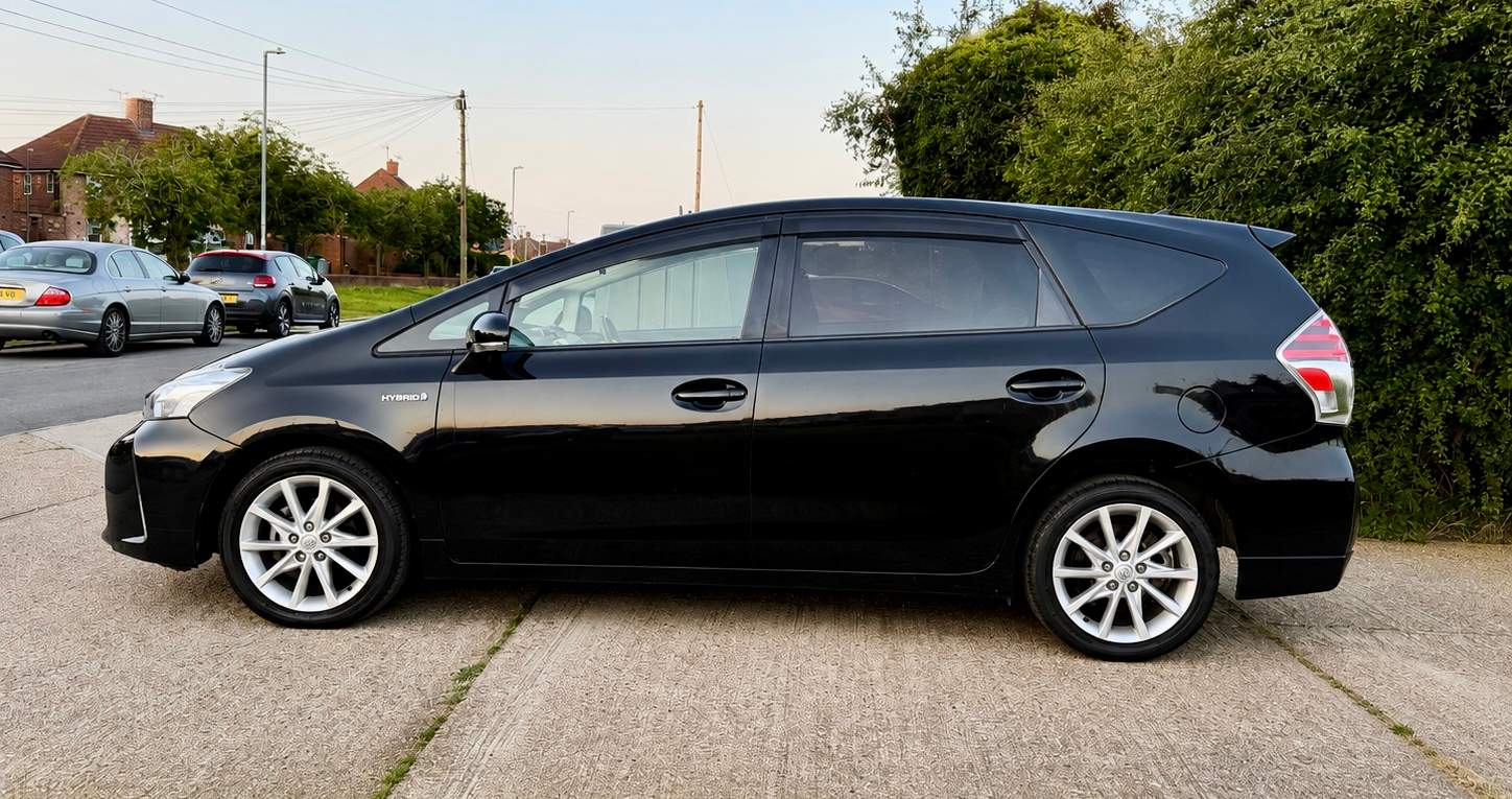 TOYOTA PRIUS PLUS 2015 – image 6