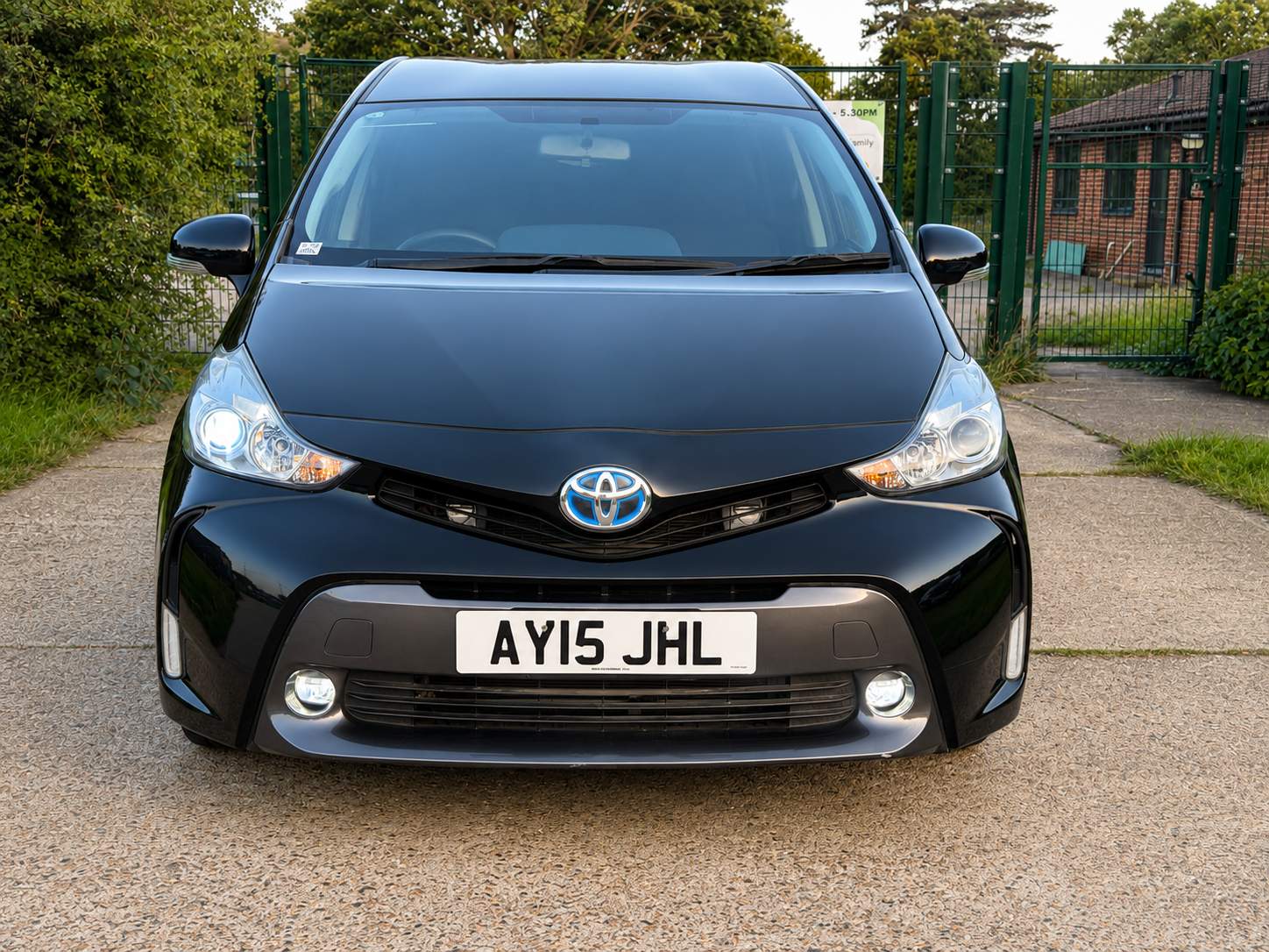 TOYOTA PRIUS PLUS 2015