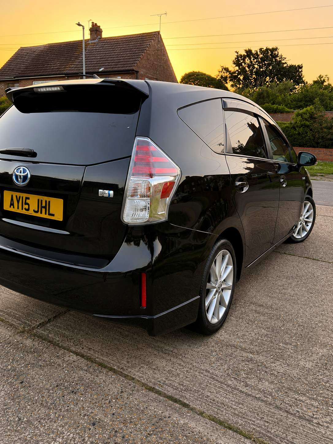 TOYOTA PRIUS PLUS 2015 – image 8