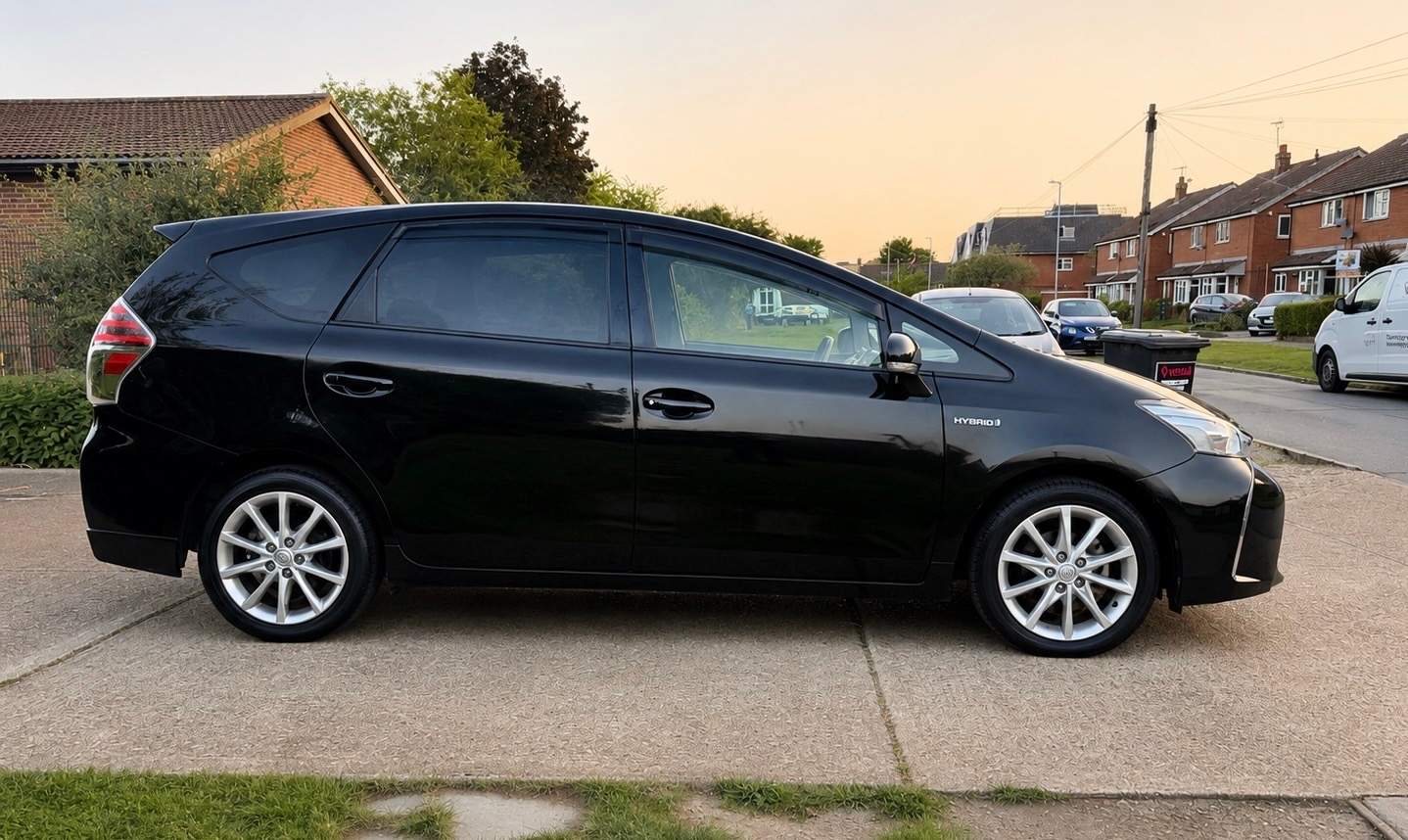TOYOTA PRIUS PLUS 2015 – image 5