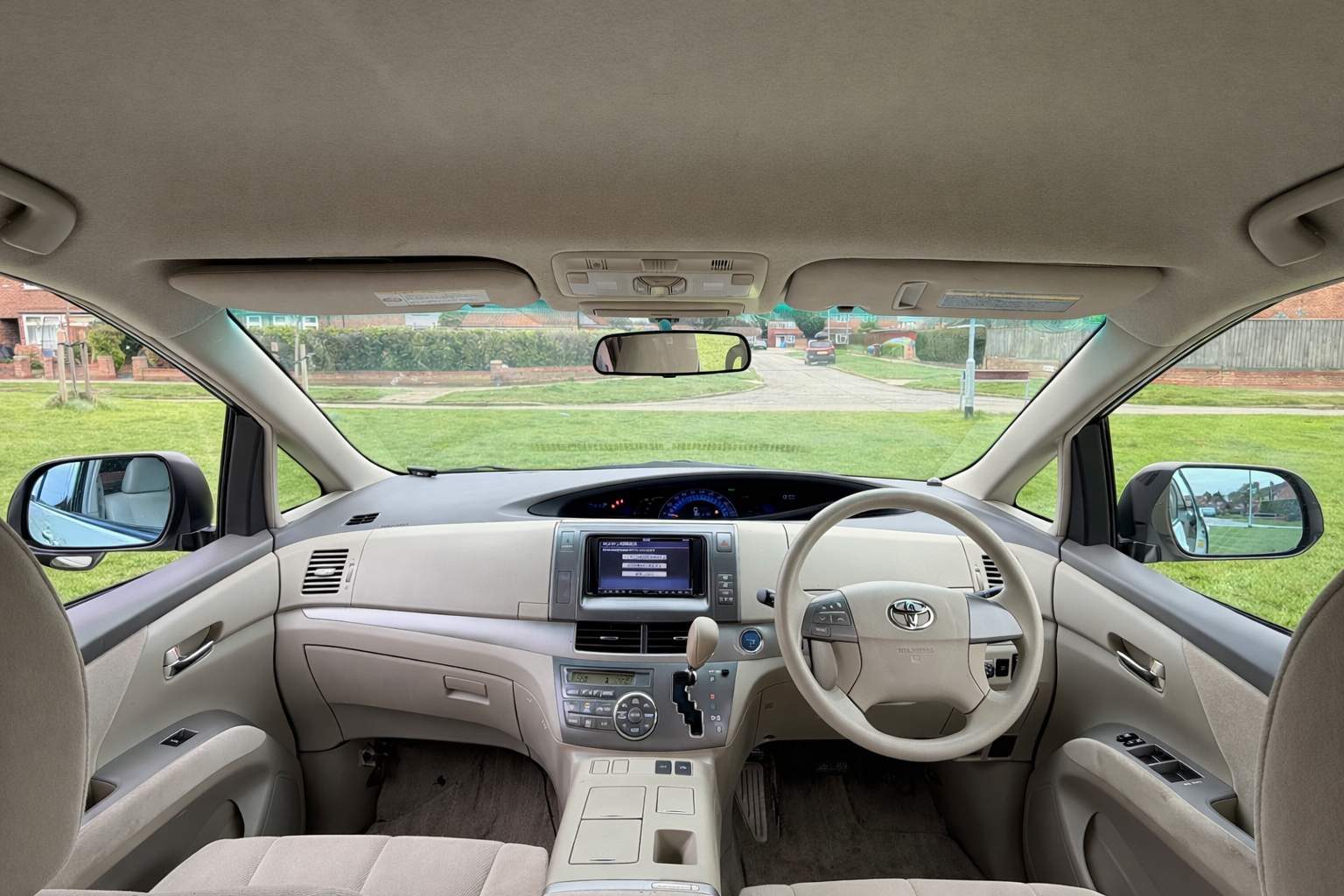 TOYOTA ESTIMA HYBRID 8 SEATER 2012 – image 12