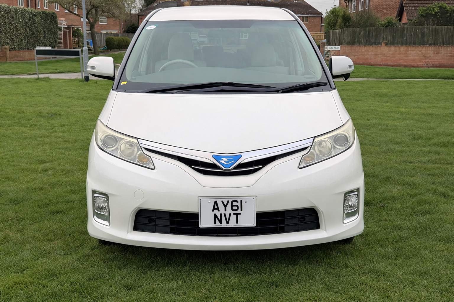 TOYOTA ESTIMA HYBRID 8 SEATER 2012