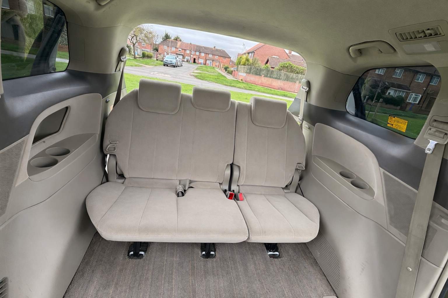 TOYOTA ESTIMA HYBRID 8 SEATER 2012 – image 8