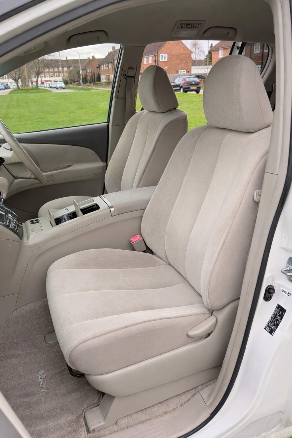 TOYOTA ESTIMA HYBRID 8 SEATER 2012 – image 11