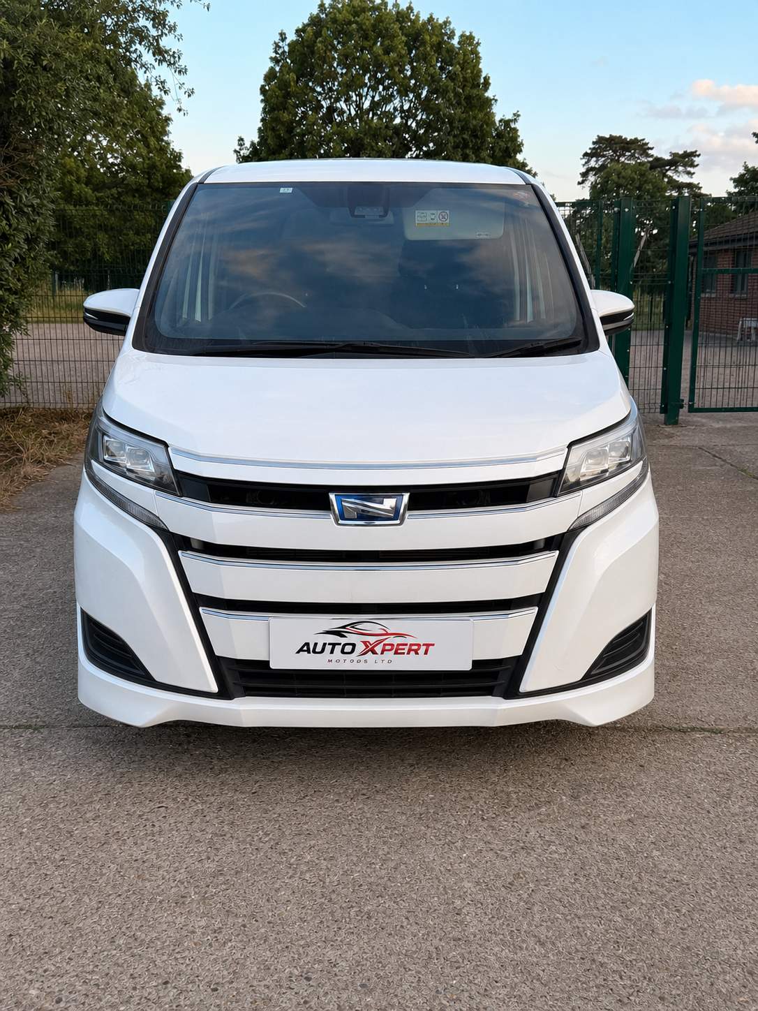 Toyota Noah 2018