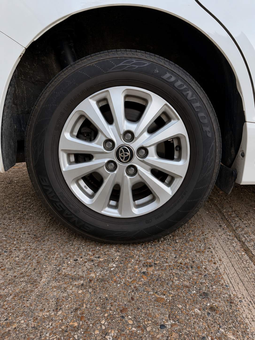 Toyota  Noah  2018 – image 19