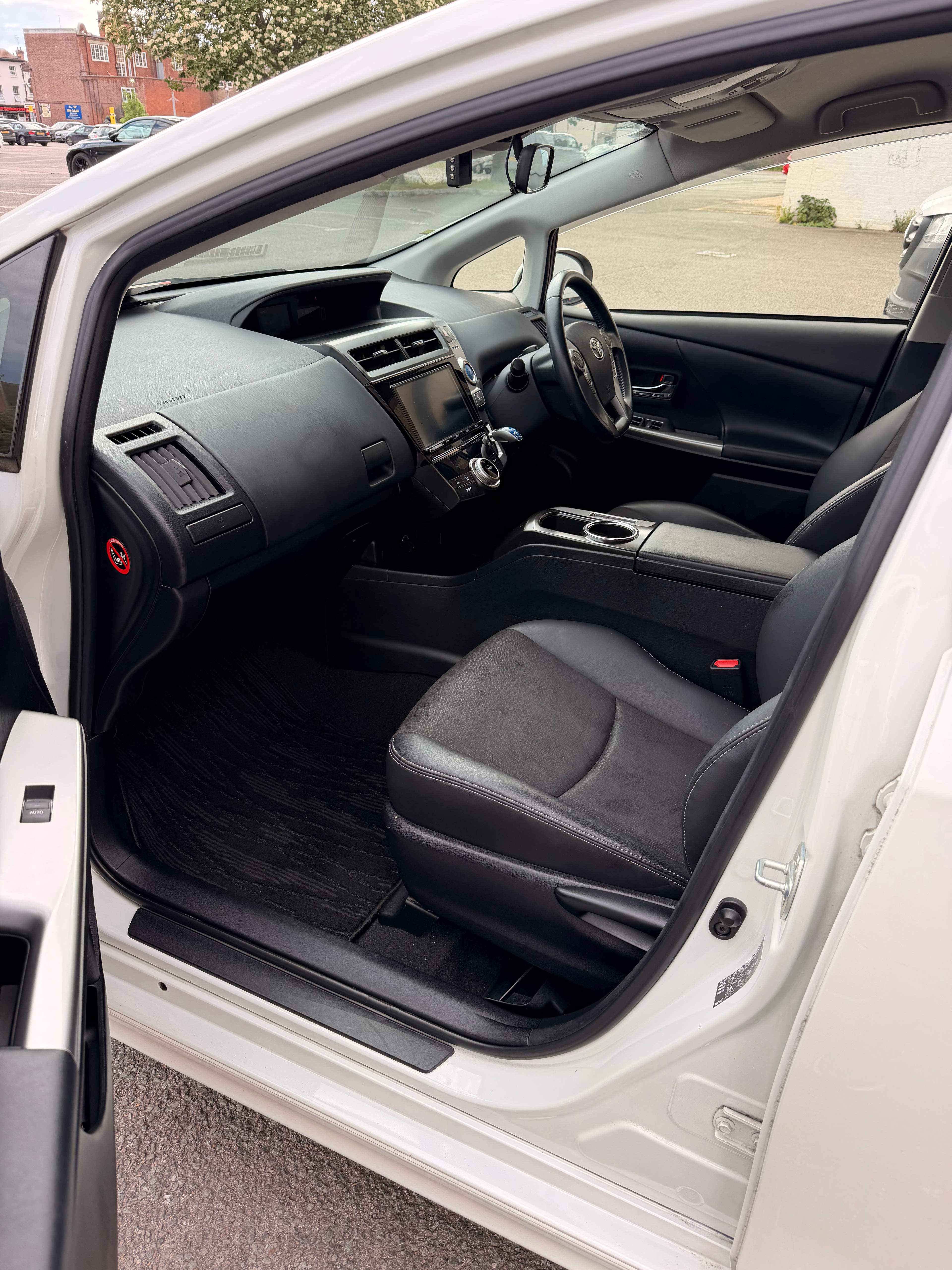 TOYOTA PRIUS PLUS G package (excel) 2018 – image 11
