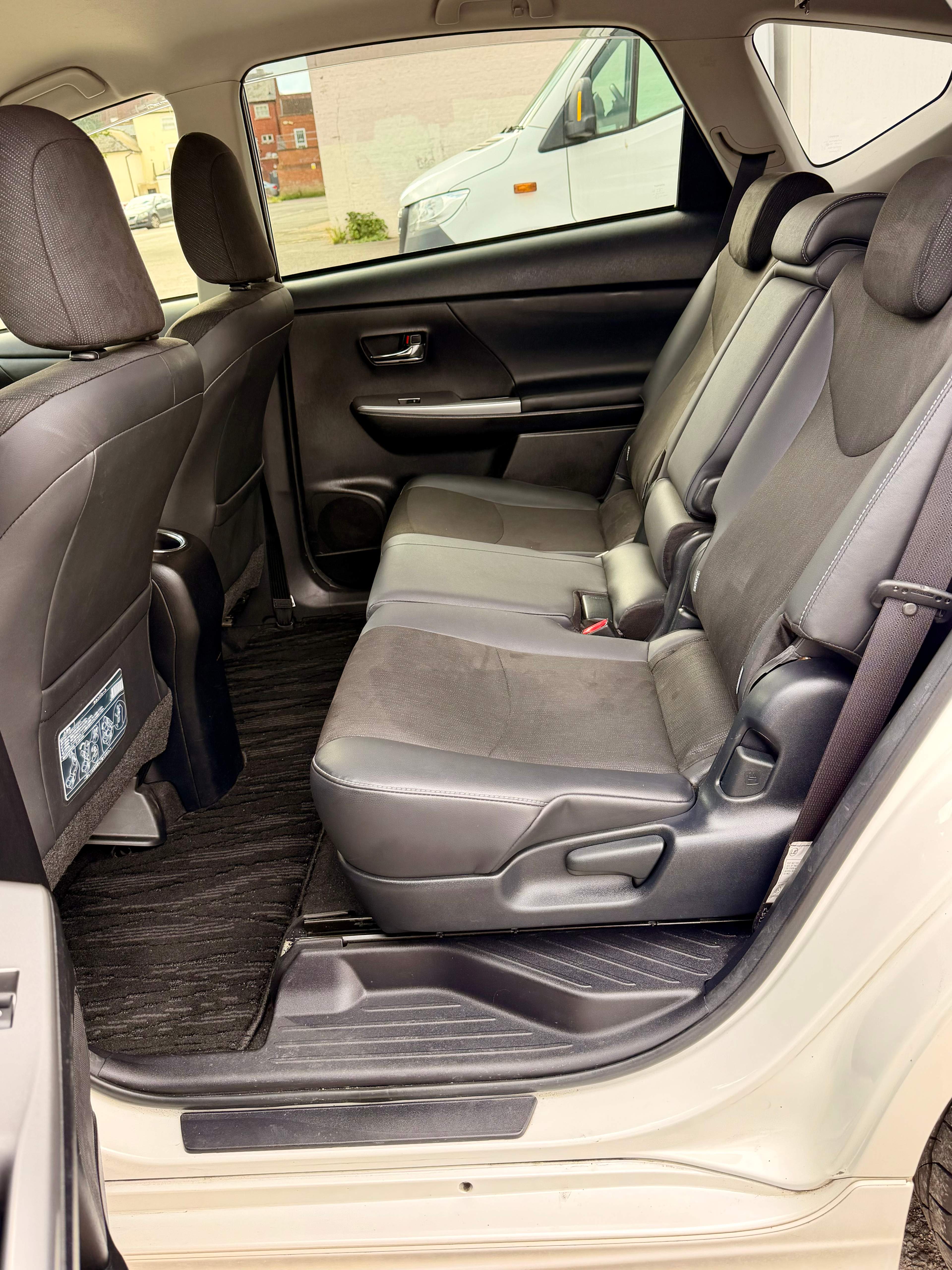 TOYOTA PRIUS PLUS G package (excel) 2018 – image 8