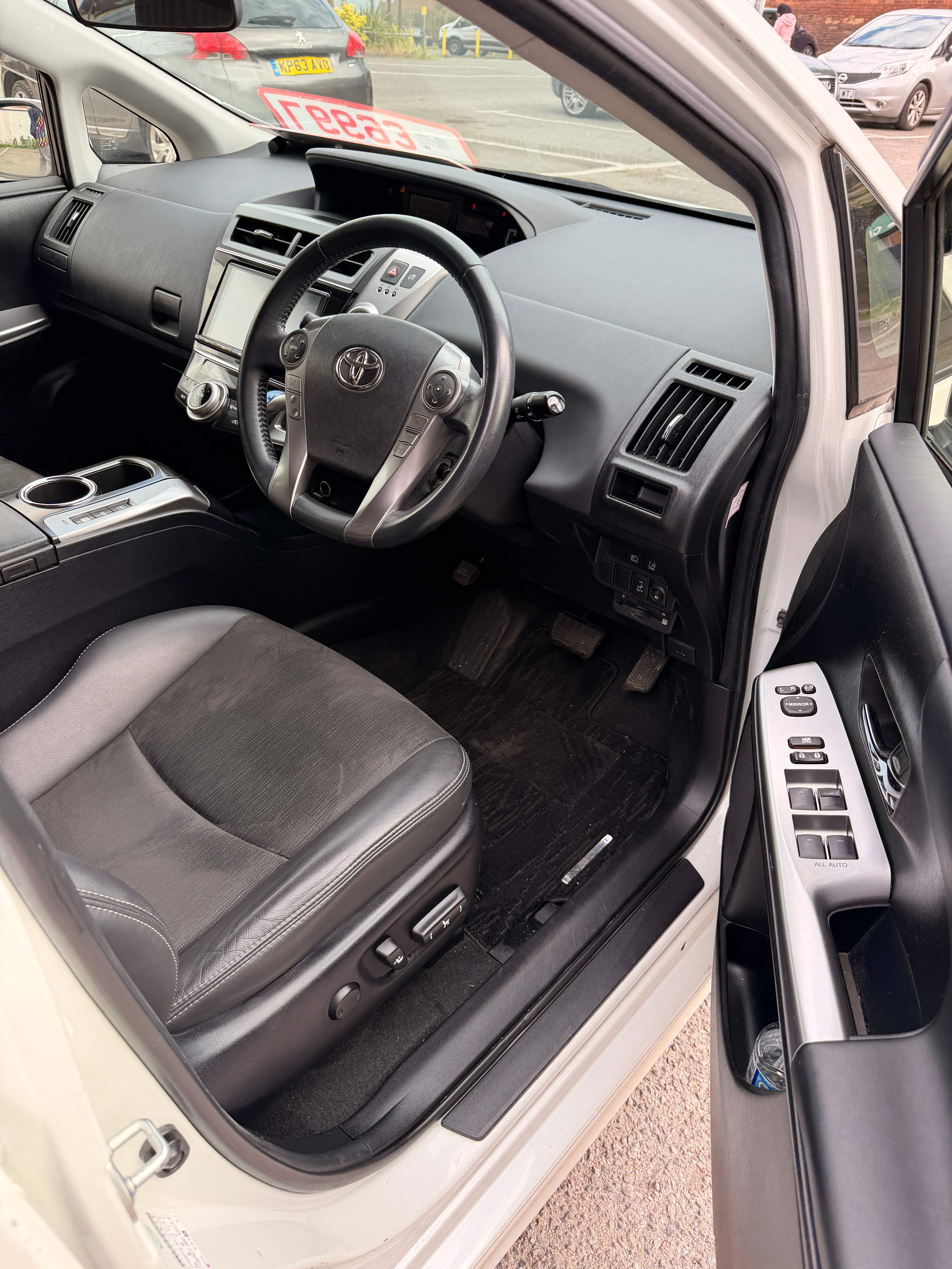 TOYOTA PRIUS PLUS G package (excel) 2018 – image 12