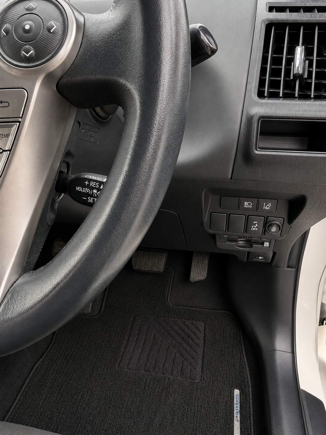 TOYOTA PRIUS PLUS G package (excel) 2018 – image 19