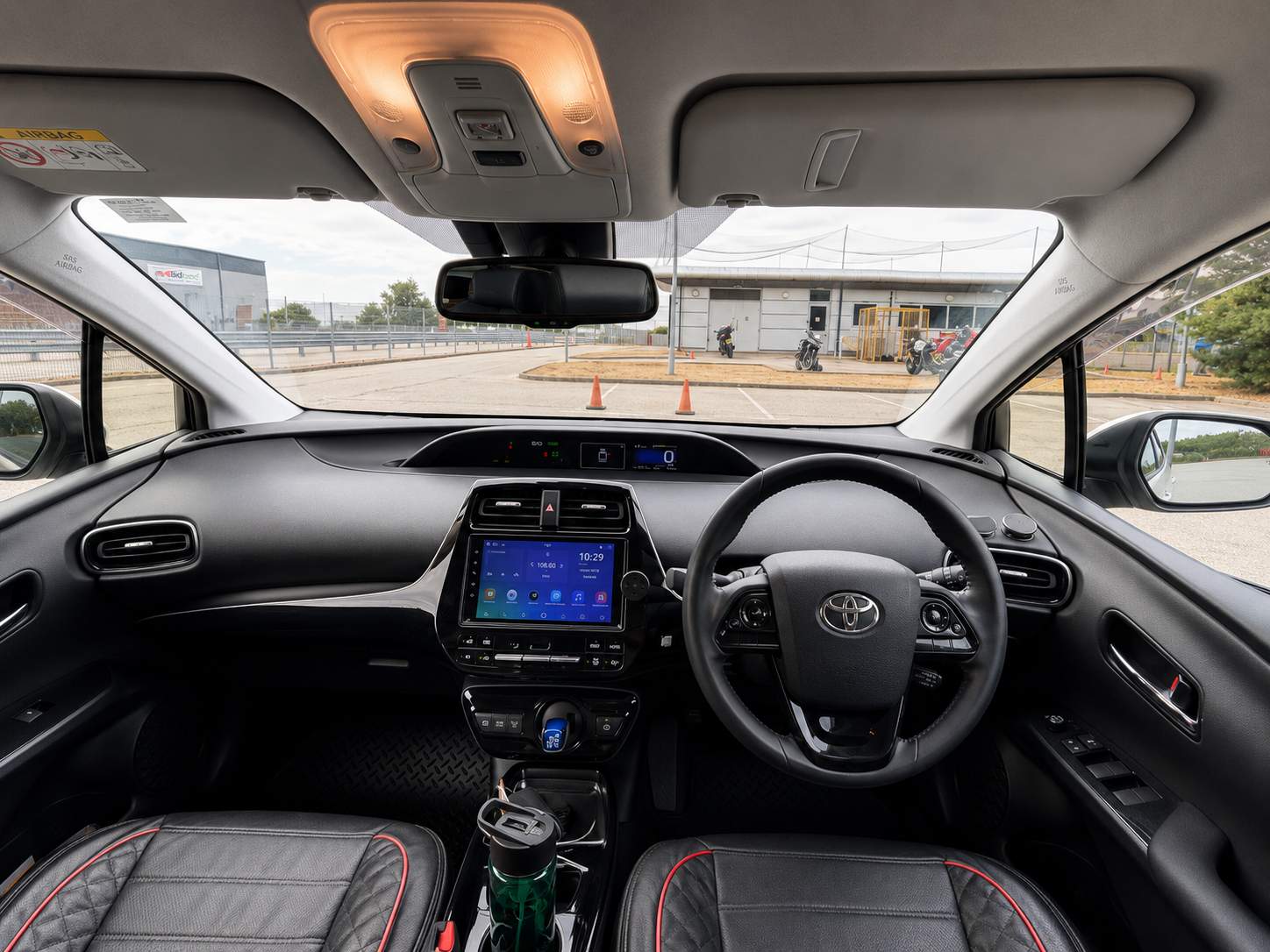 TOYOTA PRIUS A premium 2019 – image 9