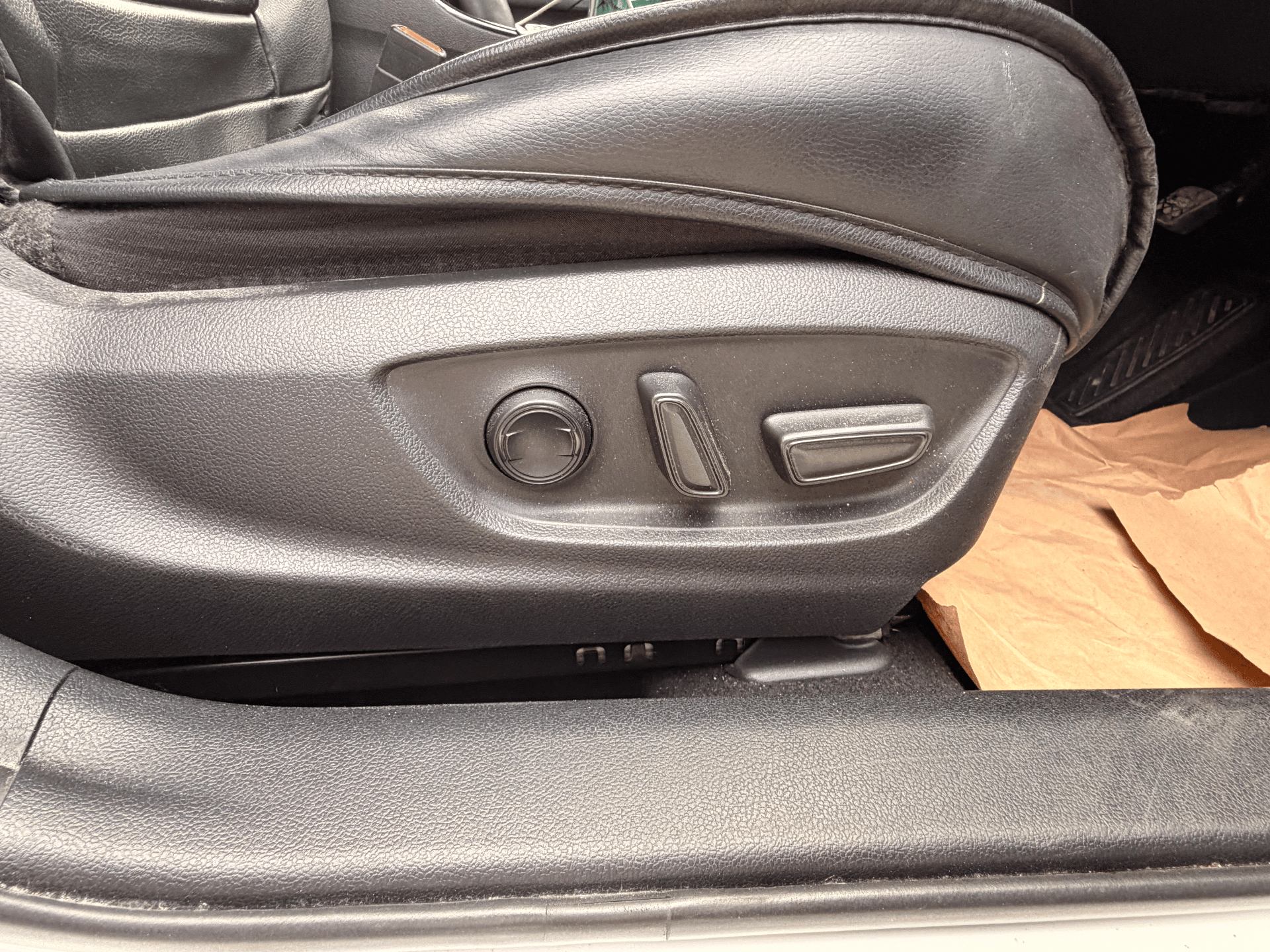TOYOTA PRIUS A premium 2019 – image 17