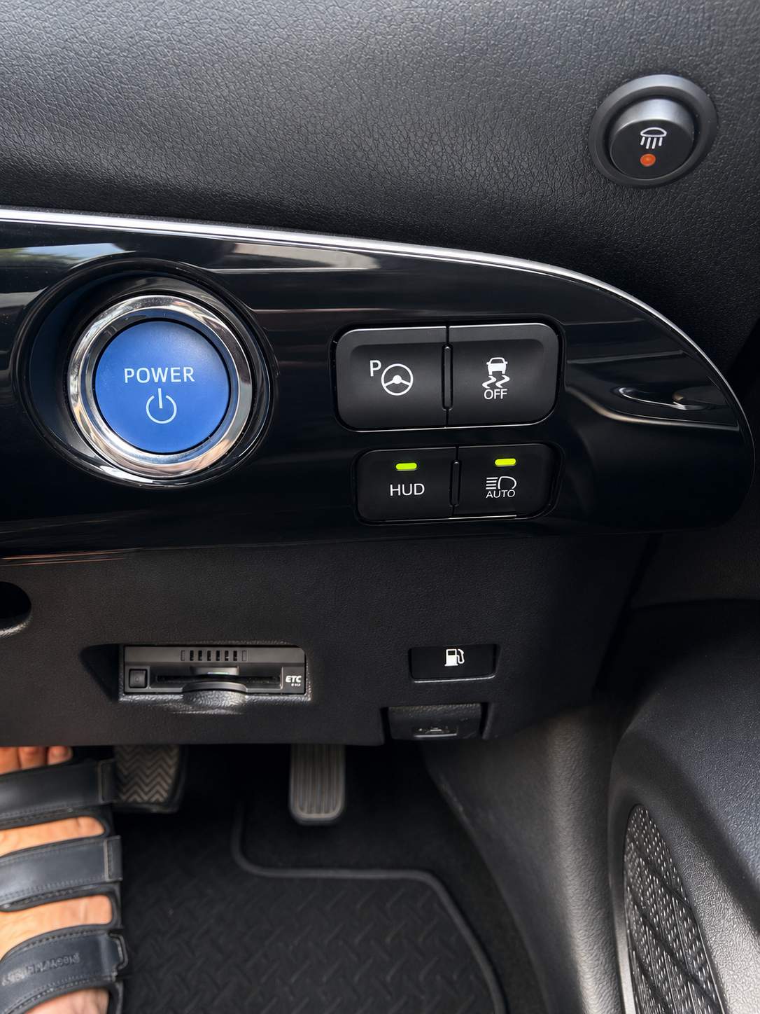 TOYOTA PRIUS A premium 2019 – image 11
